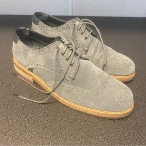 Ted Baker, worn a half dozen times.  Excellent condition as the images show.